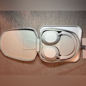 Sony WH-1000XM5 Wireless Noise Canceling headphones - Silver